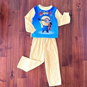 Minions toddler 4T two-piece yellow fleece pajamas PJs sleepwear set